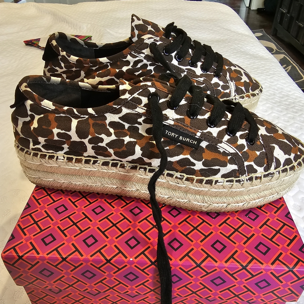Tory Burch NWT Leopard print Espadrille/canvas sneakers. Size 8.5 US/38.5 EUR